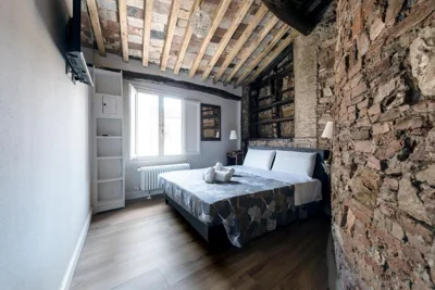 31 steps to Heaven - Heart of Lucca - 2 bath, 3 SmartTV, AC – Foto 2